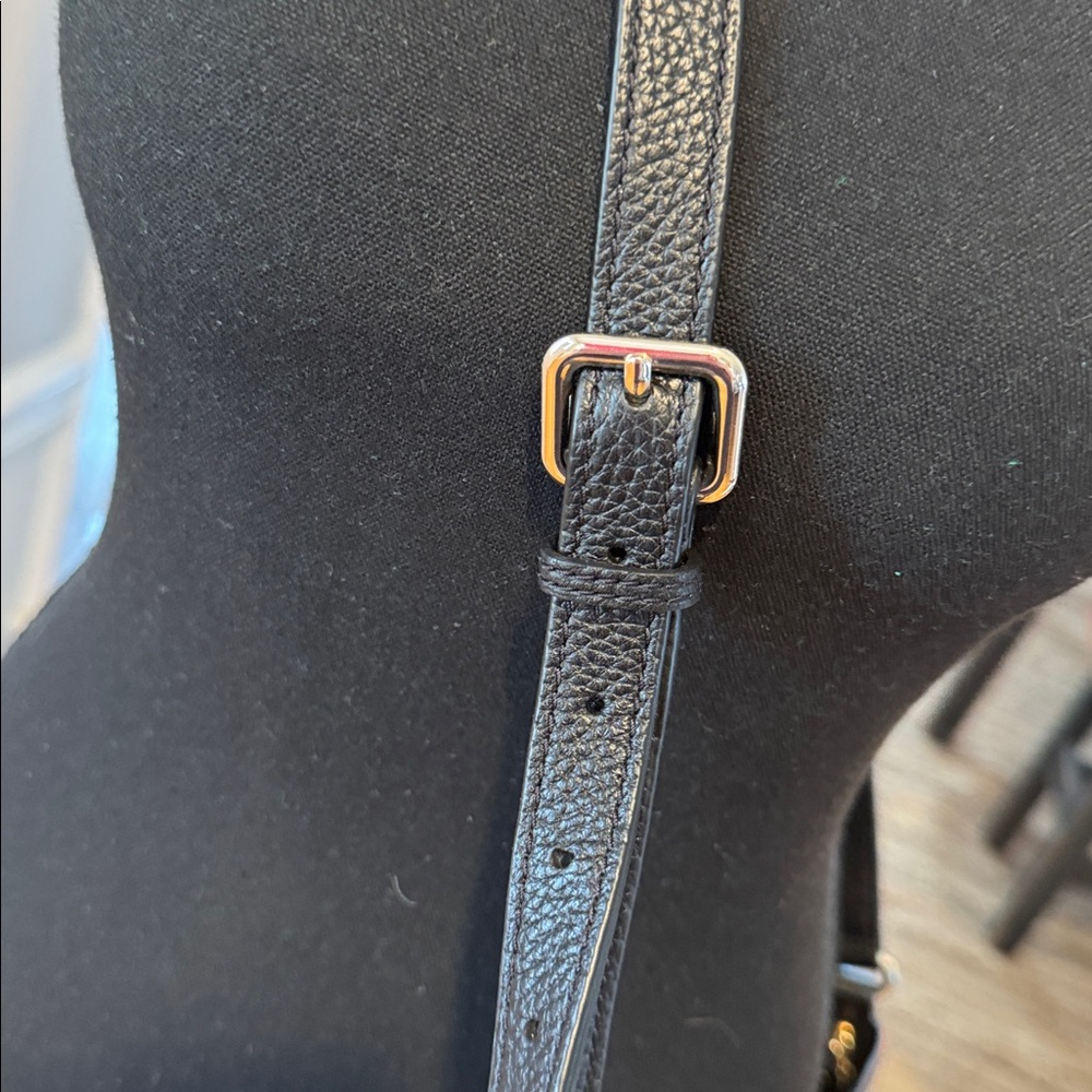 Black leather Kate Spade Pebbled leather crossbody purse bag - Picture 4 of 9